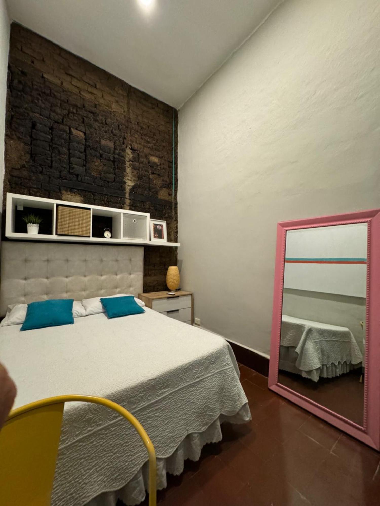 Moonshine Boutique Hostal Калі Екстер'єр фото