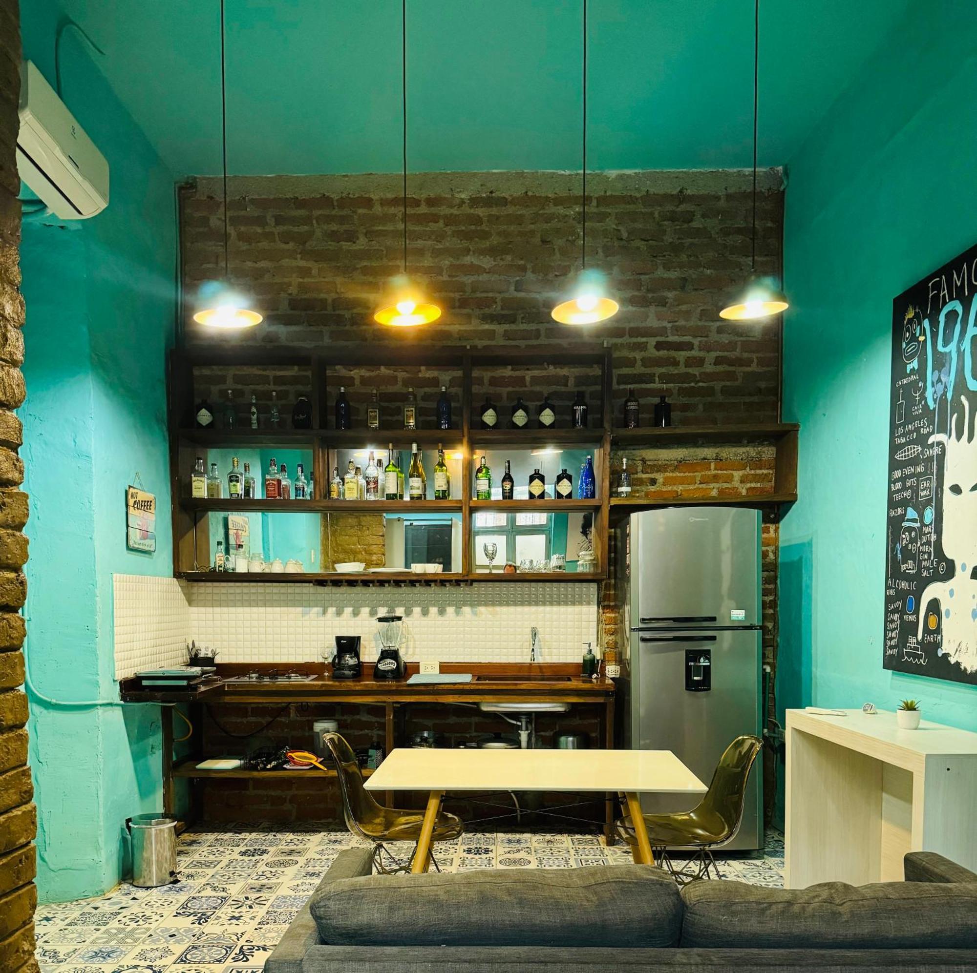 Moonshine Boutique Hostal Калі Екстер'єр фото