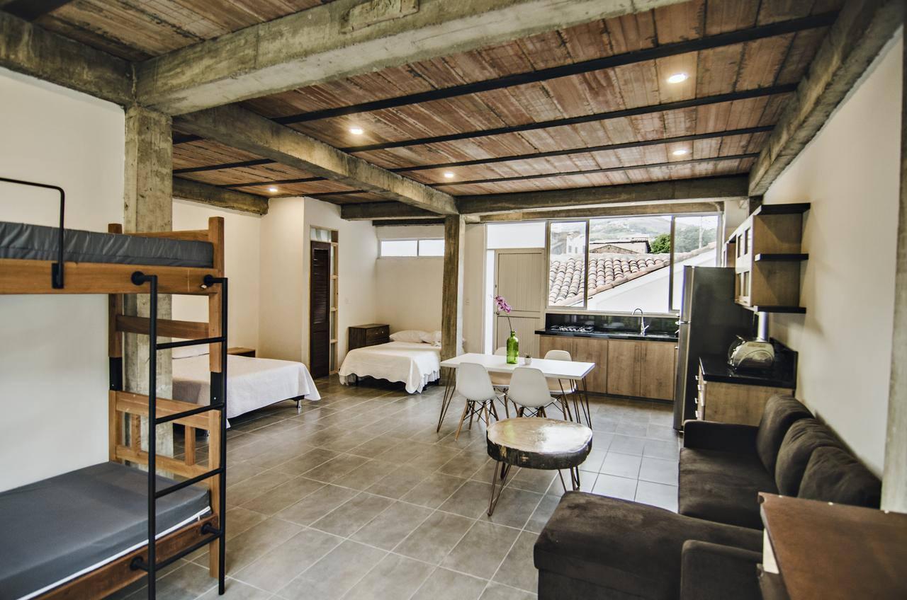 Moonshine Boutique Hostal Калі Екстер'єр фото